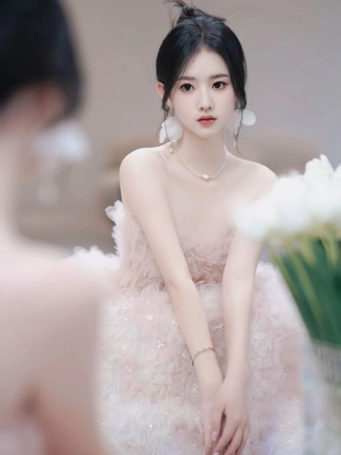 欧美 亚洲 另类 综合网免费完整版_人物解析与看点｜剧情看点 封面配图