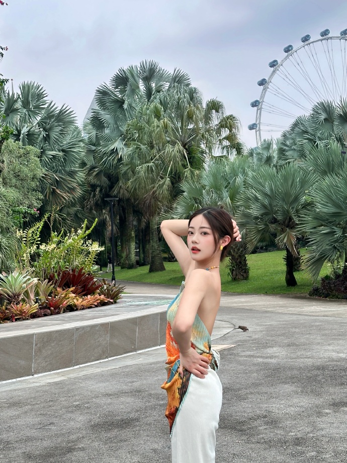 《被裁掉的女孩》女主角方桃子与易梦玲神似引发热议
